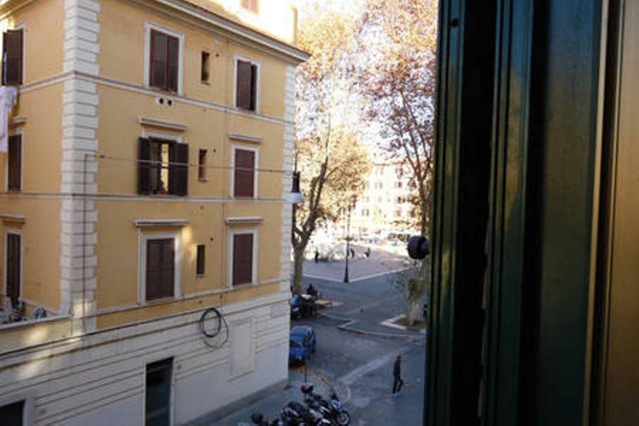 Appartamenti Con Vista Piazza Testaccio Rom Eksteriør billede