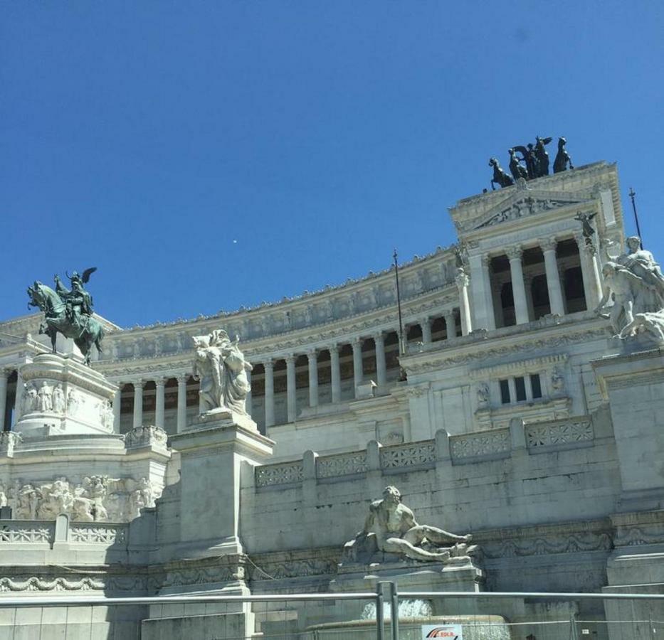 Appartamenti Con Vista Piazza Testaccio Rom Eksteriør billede